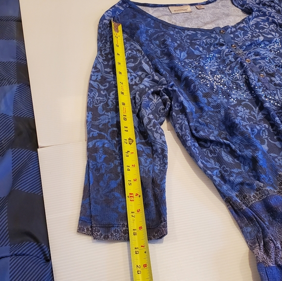 Avenue Blue Top with Small Rhinestones .Size 26/28 - Picture 9 of 9